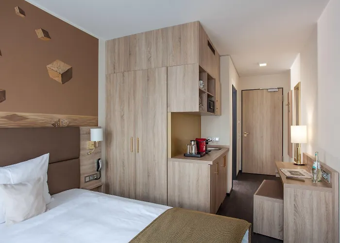 Hotel Stay! Boardinghouse