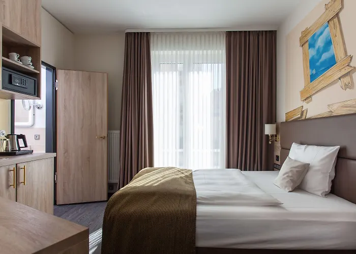 Stay! Boardinghouse Hotel 3*