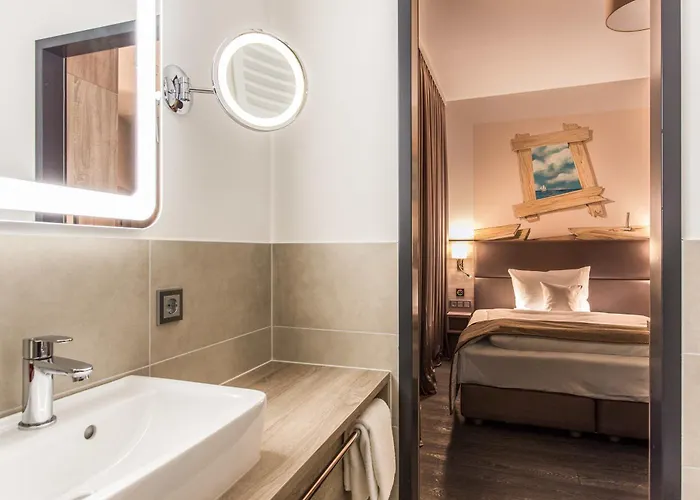 Hotel Stay! Boardinghouse